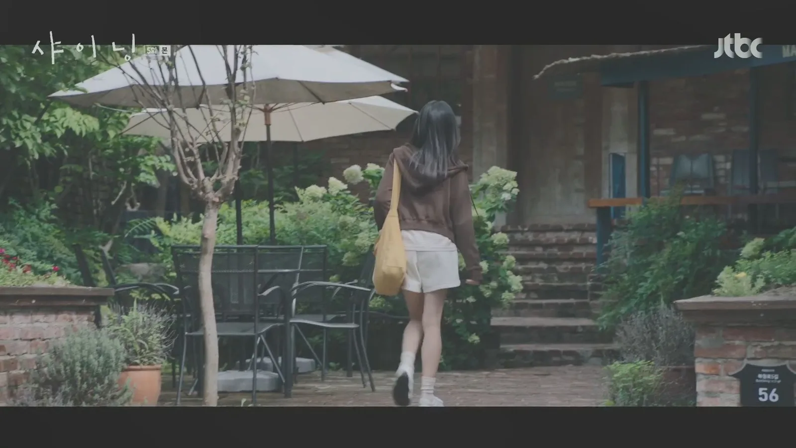퀸즈베이커리 삼청점 · 샤이닝 촬영 장면 1