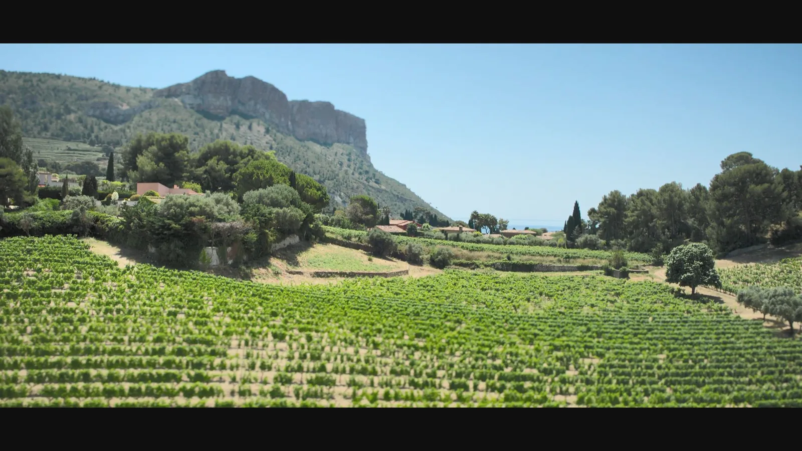 domaine du bagnol 드라마 장면 1